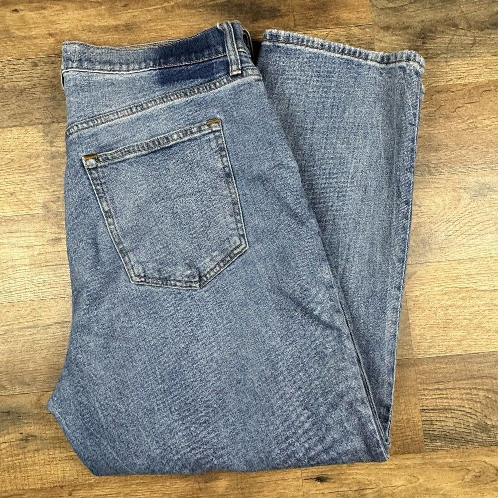 Abercrombie & Fitch Curve Love Ultra High Rise Ankle Straight Jean 16 S / 33
